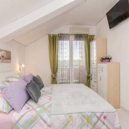 Villa Flora Maris Apartments Привлака Экстерьер фото