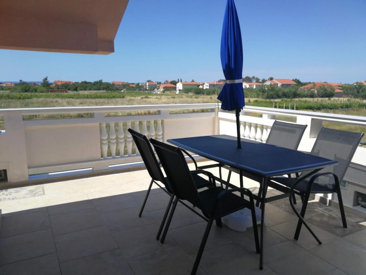 Villa Flora Maris Apartments Привлака Экстерьер фото