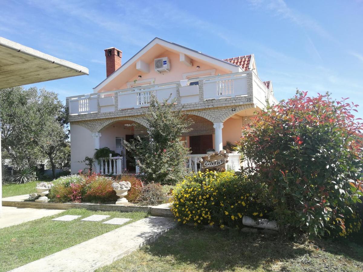 Villa Flora Maris Apartments Привлака Экстерьер фото
