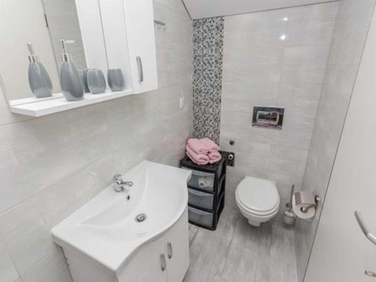 Villa Flora Maris Apartments Привлака Экстерьер фото