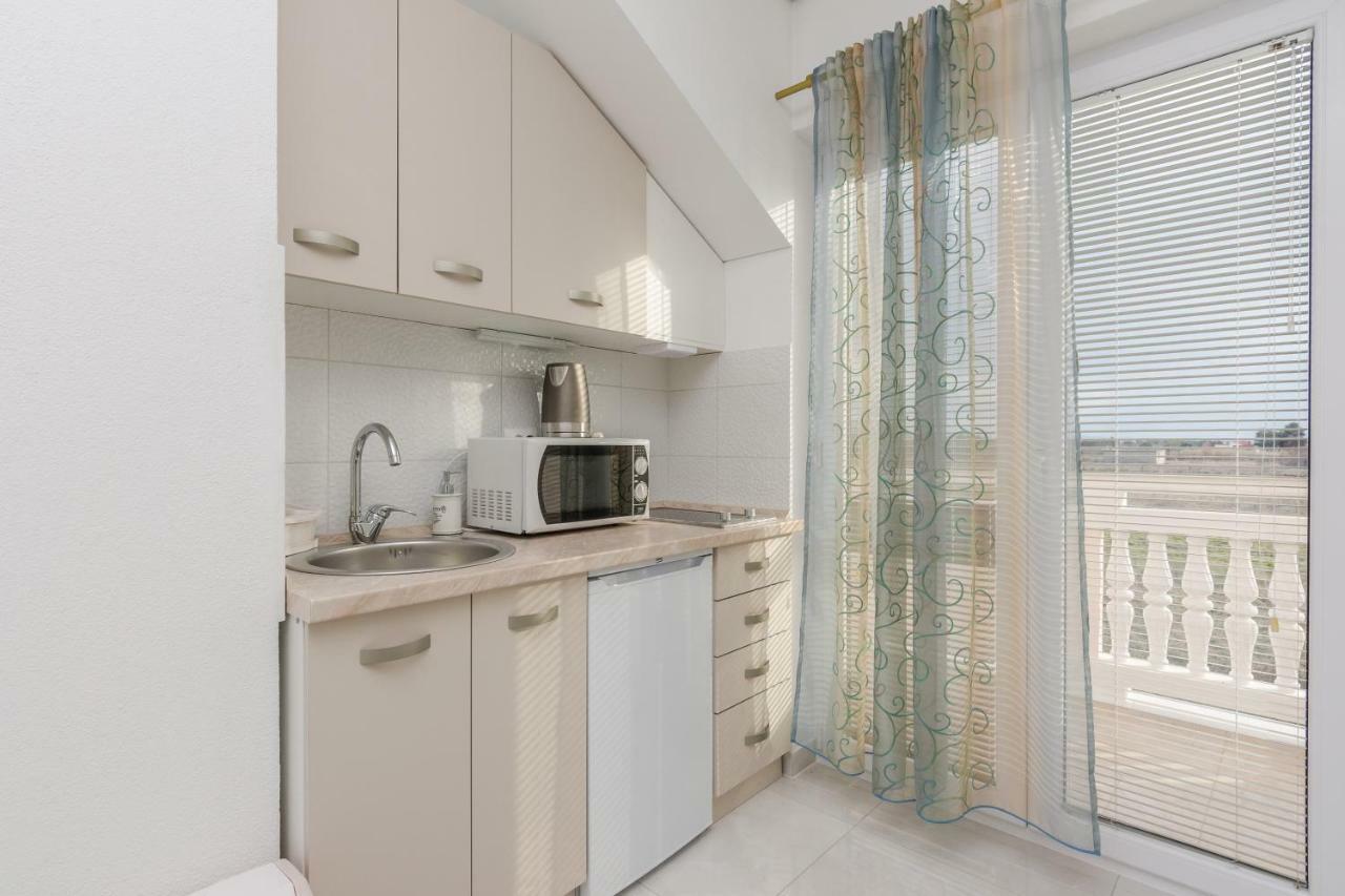 Villa Flora Maris Apartments Привлака Экстерьер фото